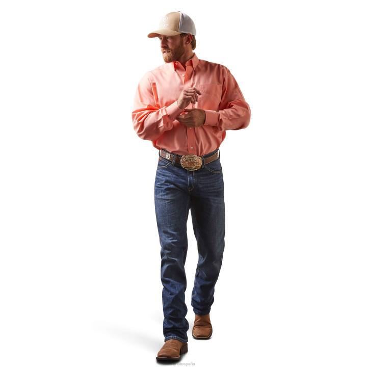 Camisa de corte clásico Oxford lisa sin arrugas Ariat hombres eco de durazno tapas 044J1076
