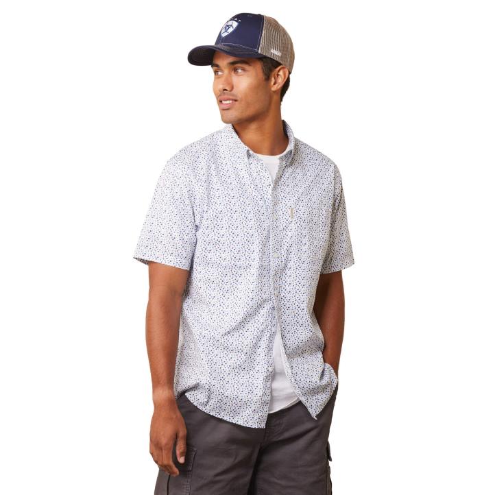 camisa de corte moderno elástica con estampado floral Ariat hombres blanco tapas 044J1062
