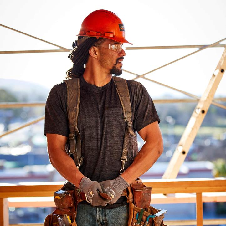 Camiseta deportiva Rebar Evolution Ariat hombres negro tapas 044J723