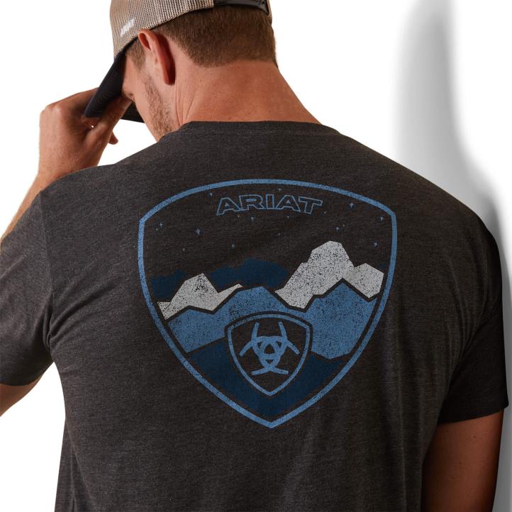 camiseta con logo de paisaje Ariat hombres brezo de carbón tapas 044J625