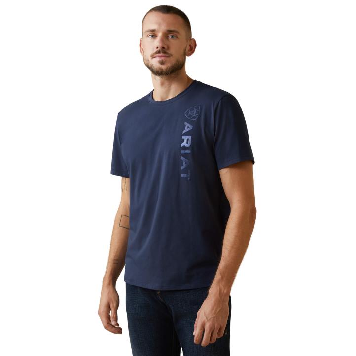 camiseta con logo vertical Ariat hombres Armada tapas 044J754